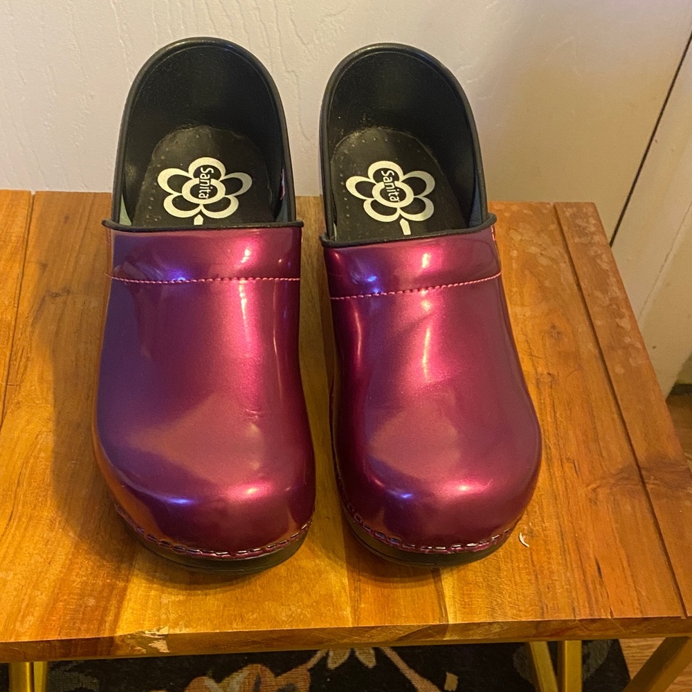 Sanita Shimmering Pink Clogs